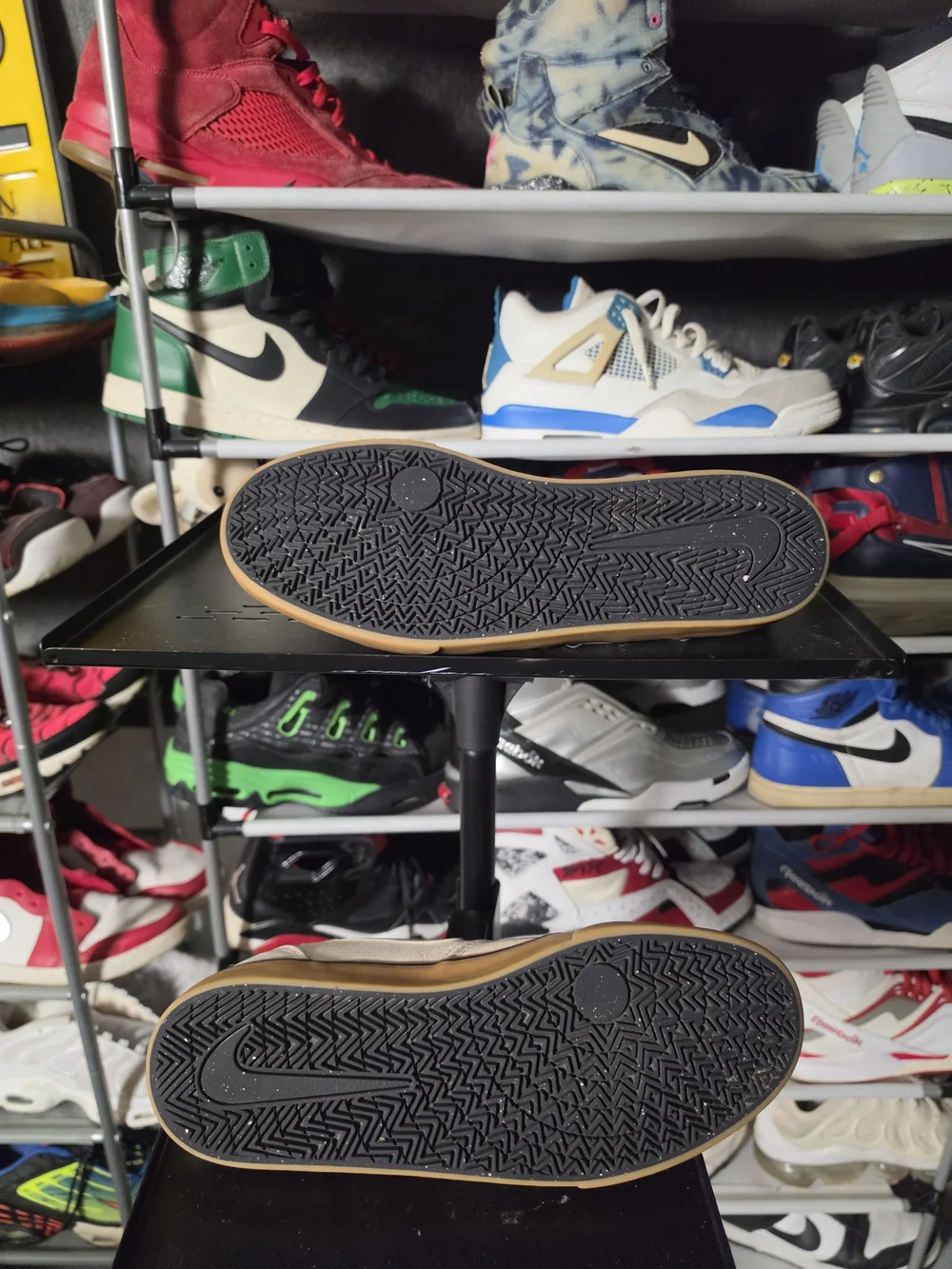 🔥 Nike SB Men’s Size 11 Off-White Suede Skate Sneakers Gum Sole